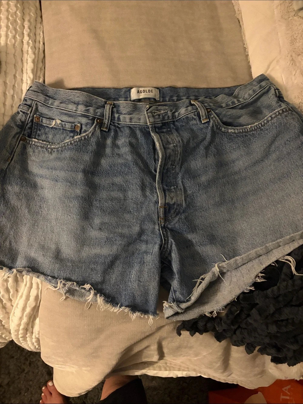 Agolde Parker Long Light Wash Frayed Hem Denim Shorts sz 34 - Picture 1 of 6